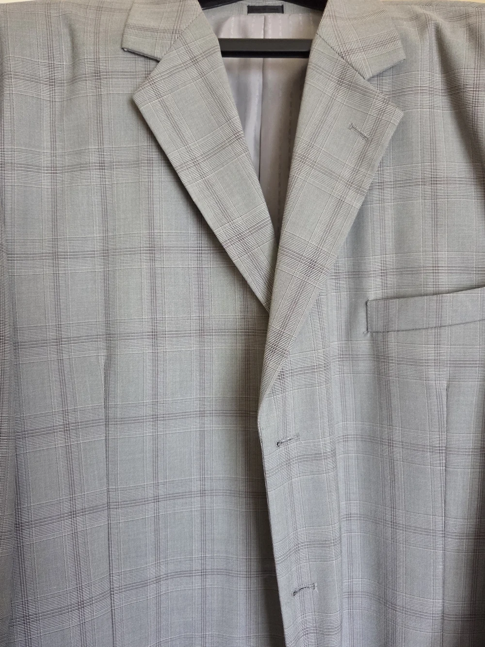VINTAGE Men's Light Gray Plaid Three-Piece Suit - Tailored Classic 50L